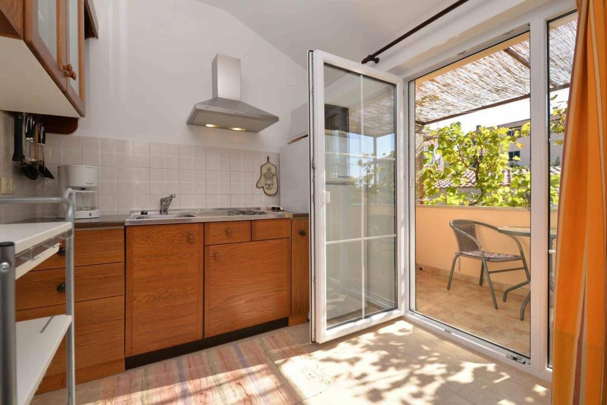 Apartment Pia Murter Exterior photo